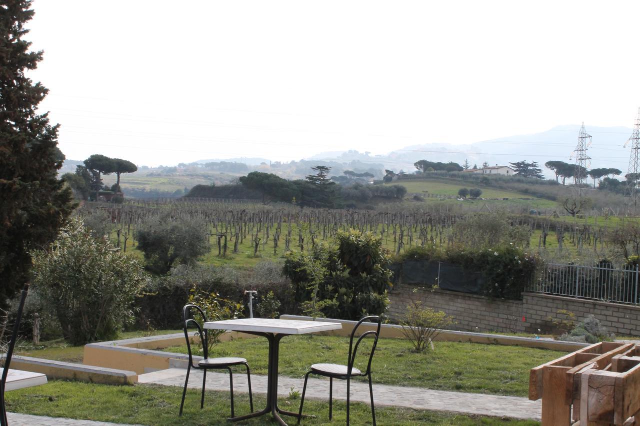 Erba Regina Farm stay *